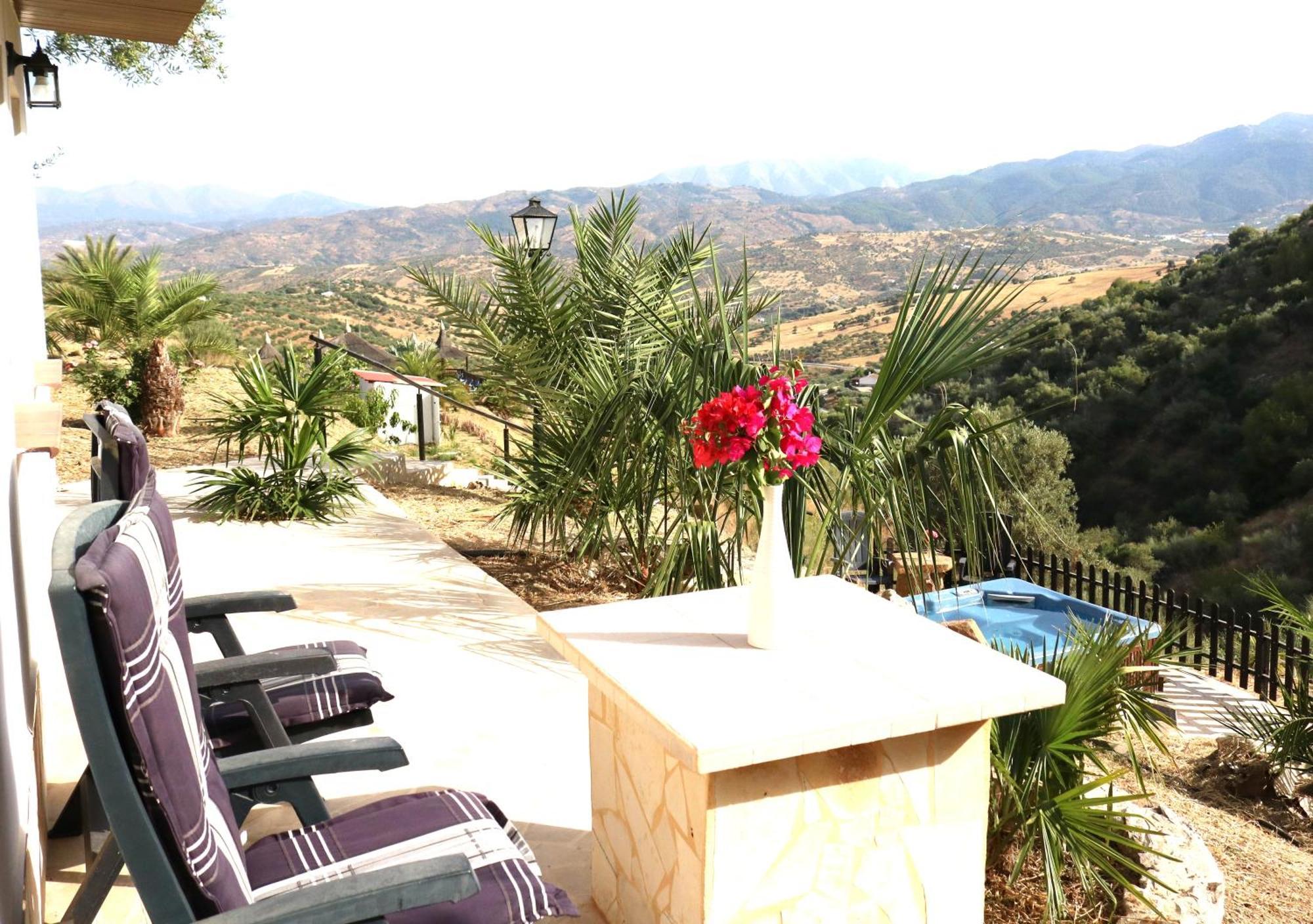 Private Detached Chalet With Own Jacuzzi Mi Dushi Tolox Exterior photo
